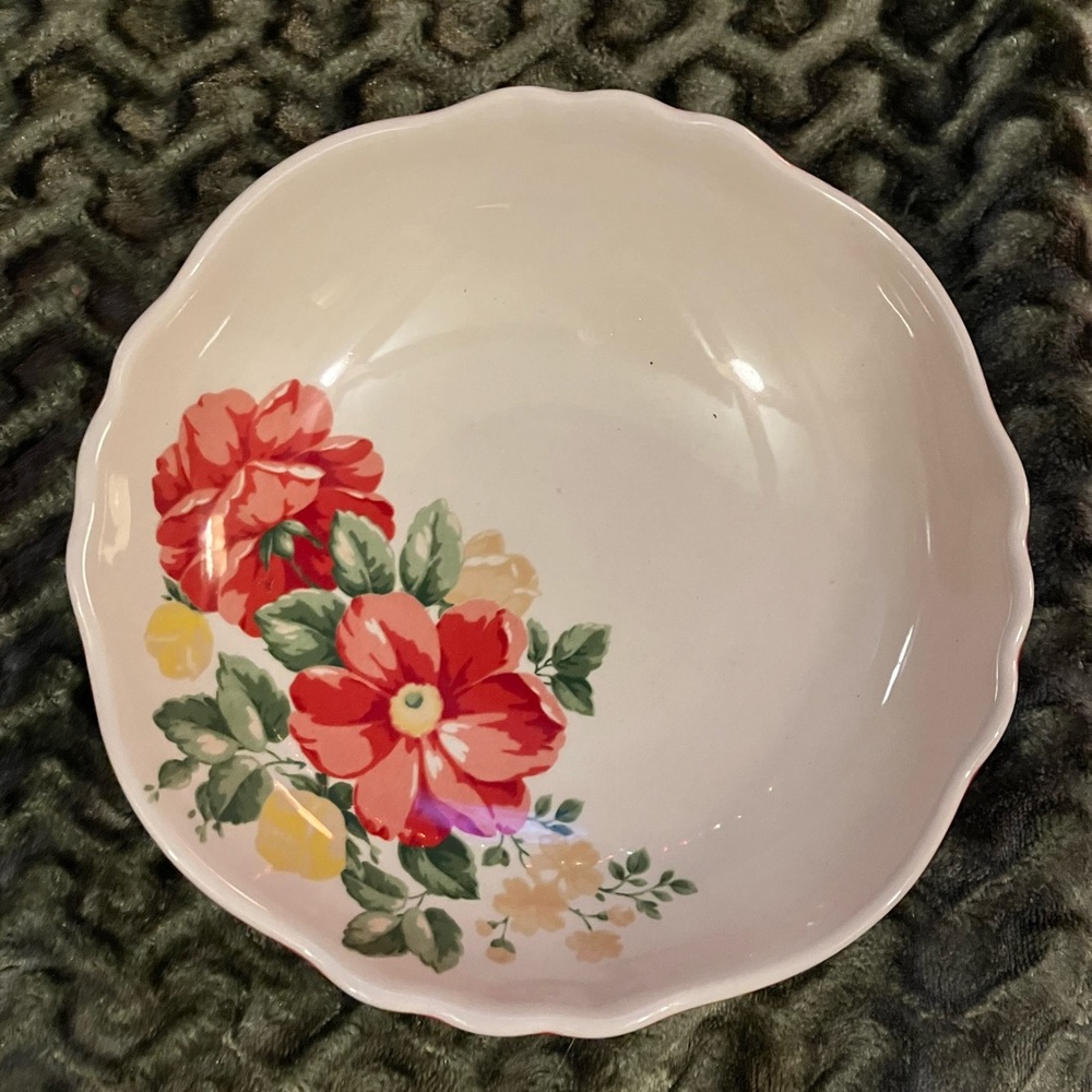 Pioneer woman bowl